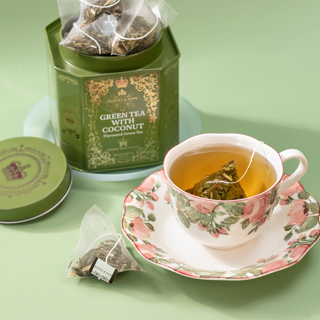 Green Tea with Coconut & Ginger, Tin of 30 Sachets